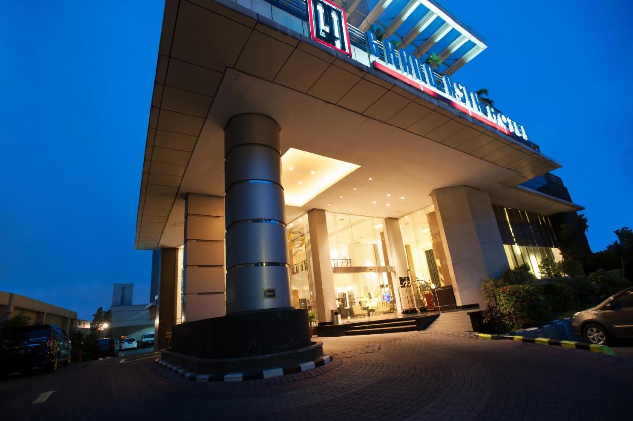 Grand Asia Hotel Giacarta Esterno foto