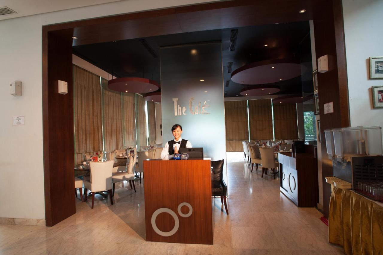 Grand Asia Hotel Giacarta Esterno foto