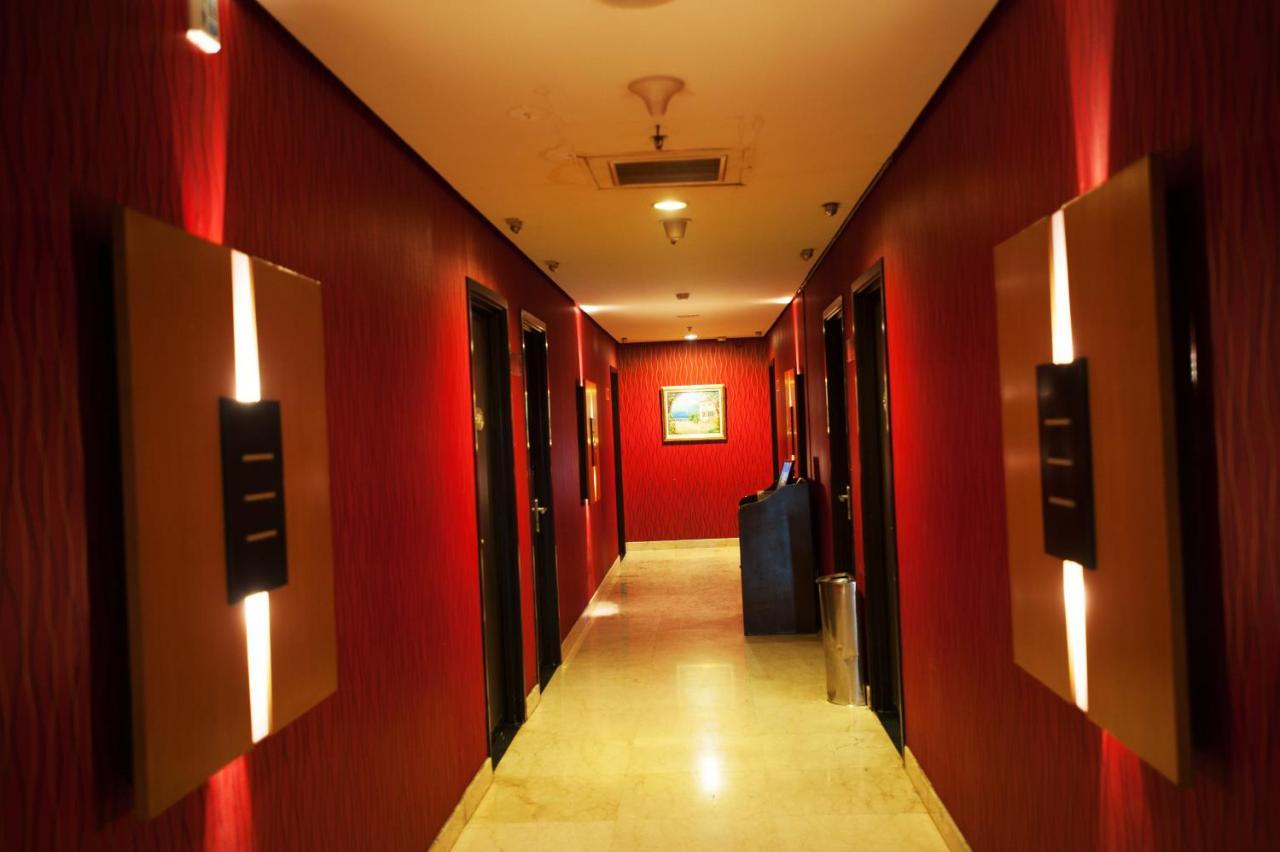 Grand Asia Hotel Giacarta Esterno foto