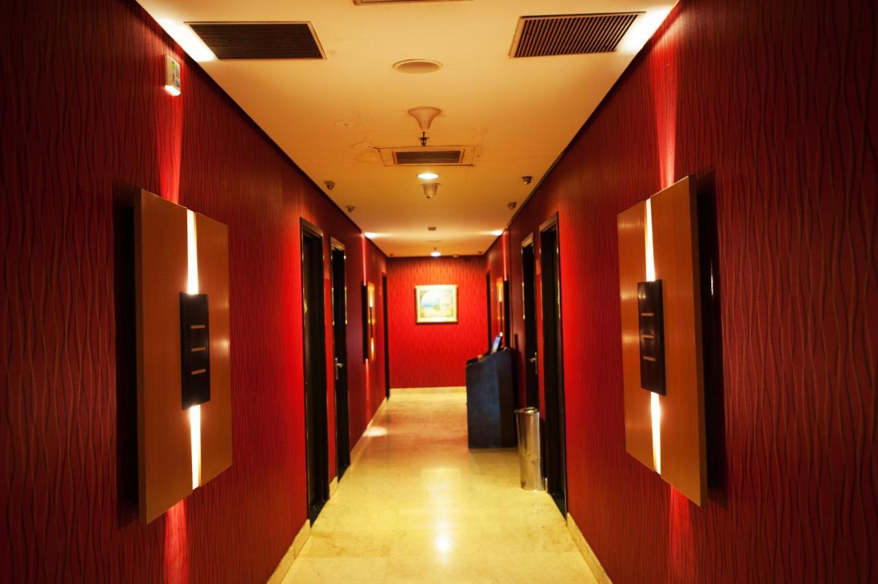 Grand Asia Hotel Giacarta Esterno foto