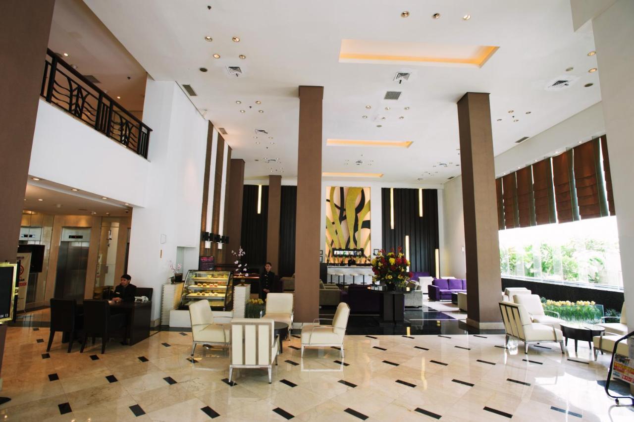 Grand Asia Hotel Giacarta Esterno foto