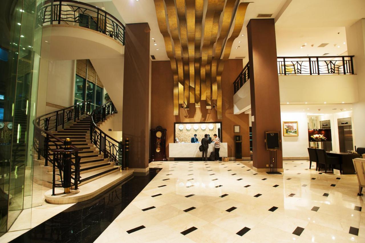 Grand Asia Hotel Giacarta Esterno foto