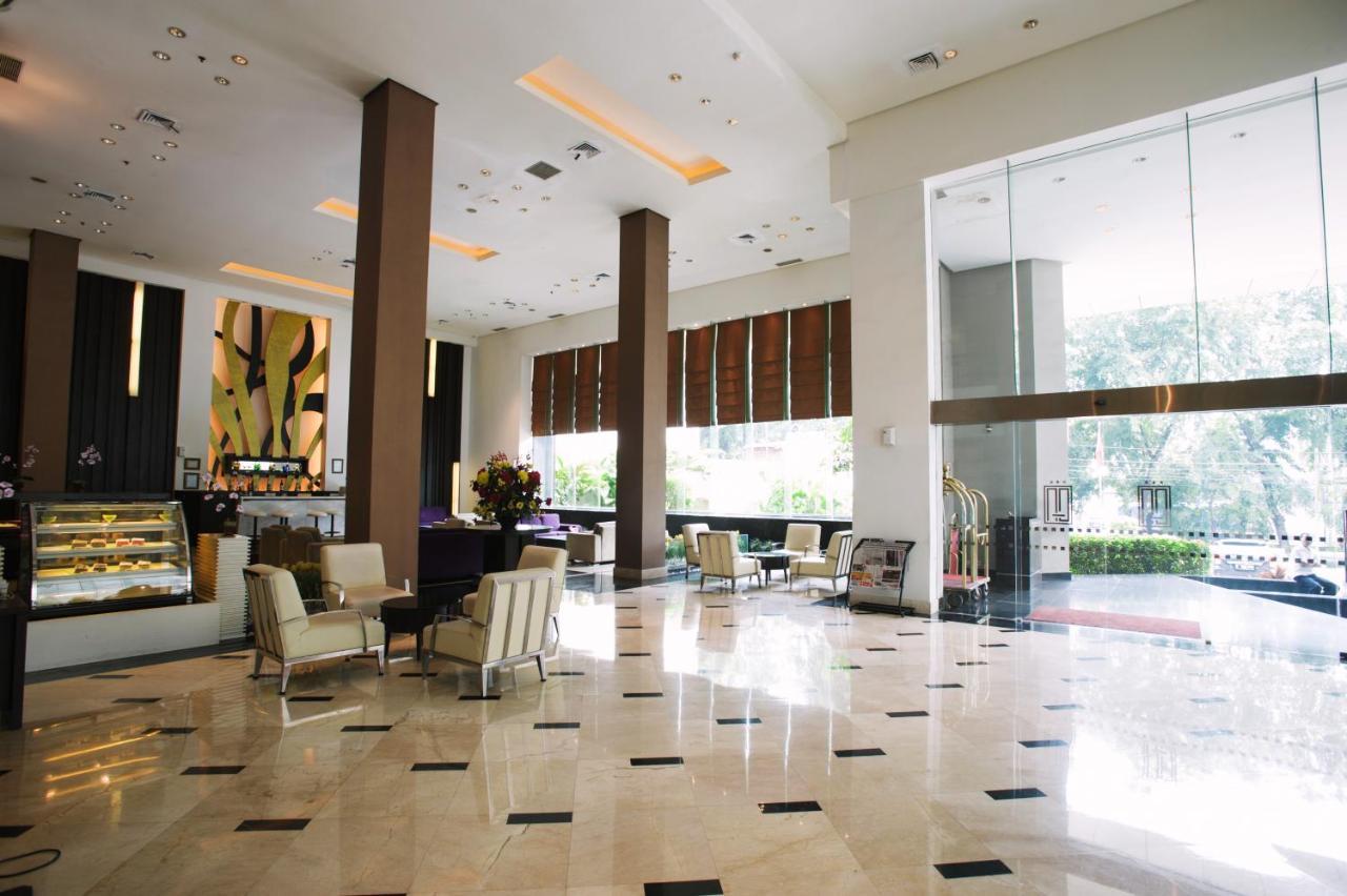 Grand Asia Hotel Giacarta Esterno foto