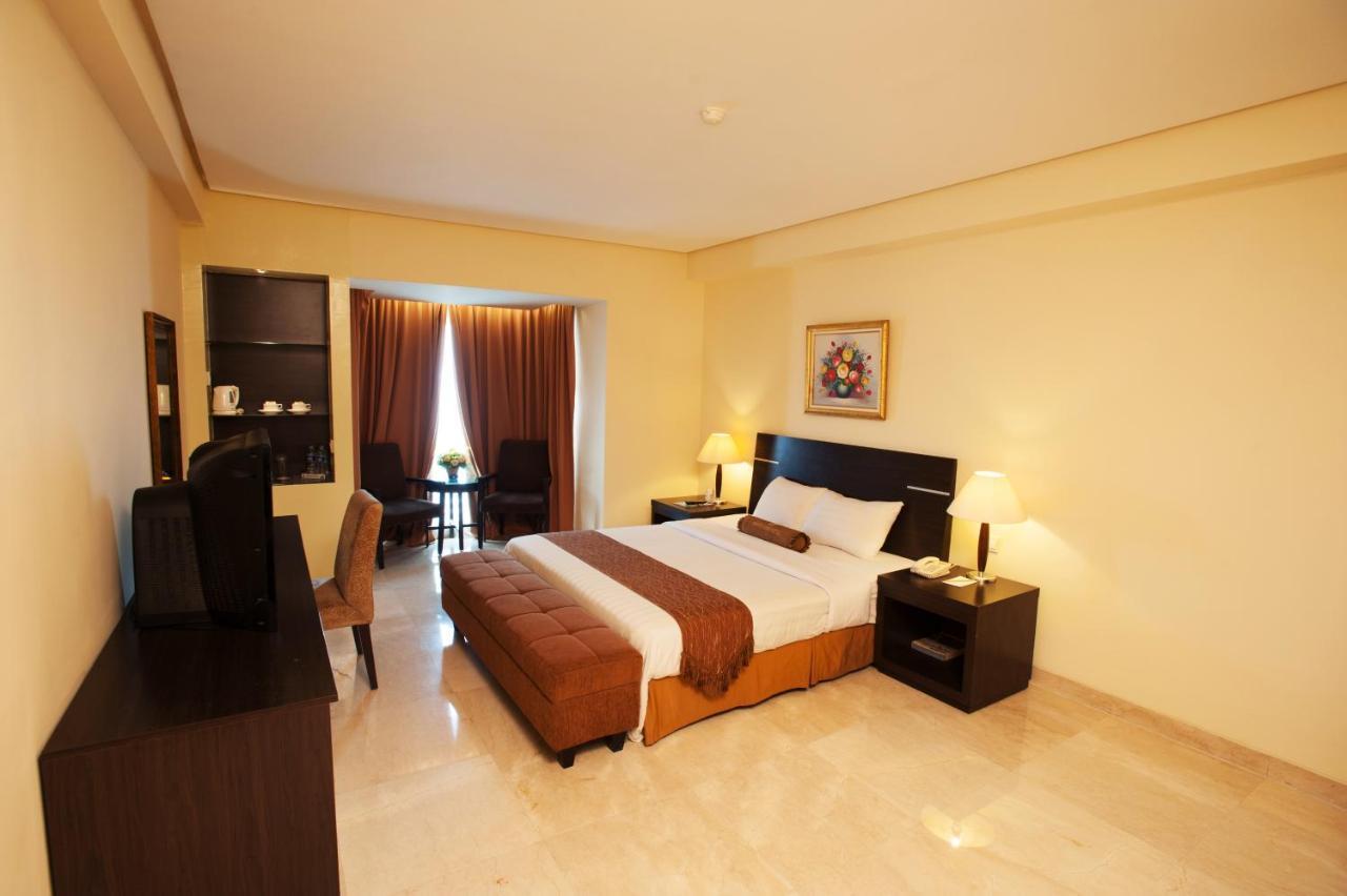 Grand Asia Hotel Giacarta Esterno foto