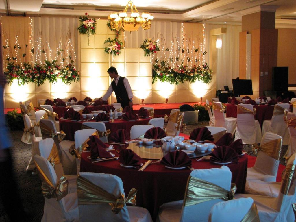 Grand Asia Hotel Giacarta Esterno foto