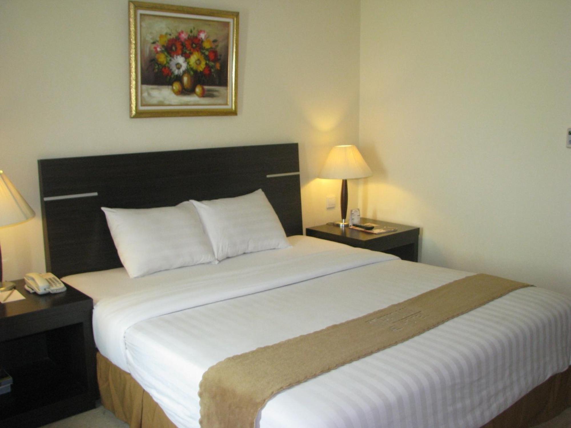 Grand Asia Hotel Giacarta Esterno foto